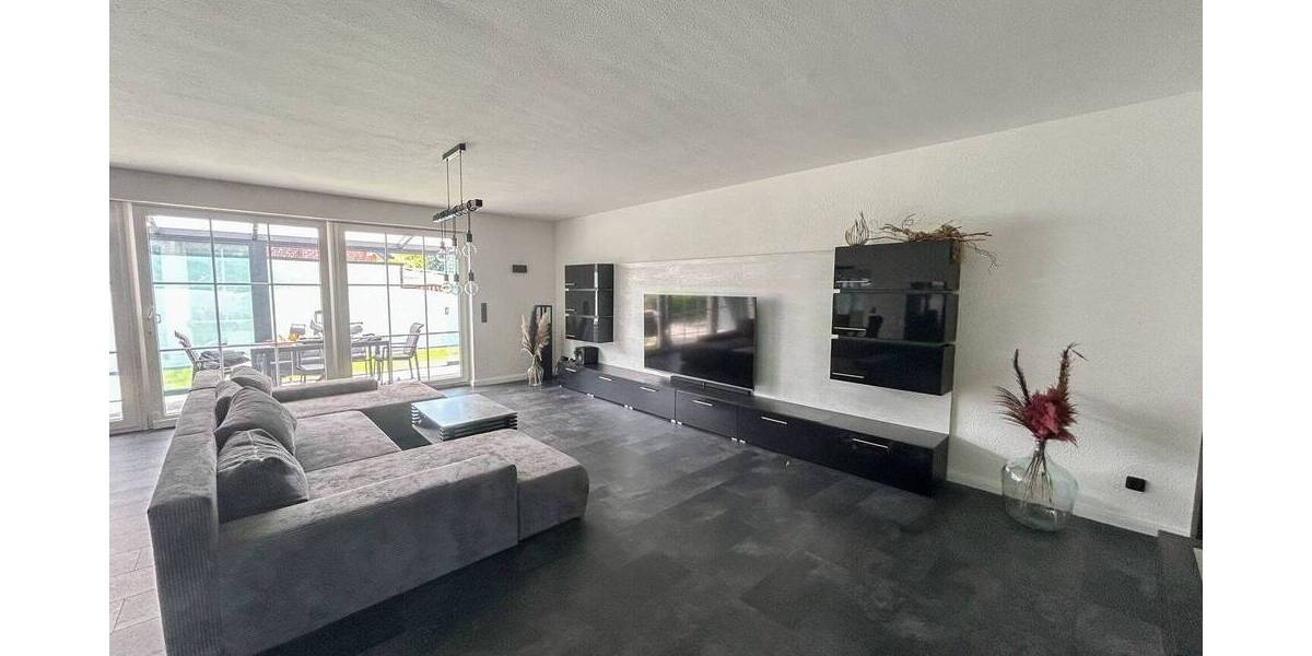 Mehrfamilienhaus, Wohnhaus Übach-Palenberg Übach - 6 Zimmer, 238 m&sup2;, 695.000&euro; | Angebot:26501719