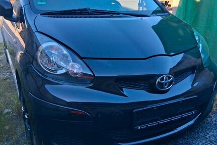 Toyota Aygo (X) 190.000 km 2.199 &euro; Würselen 52146