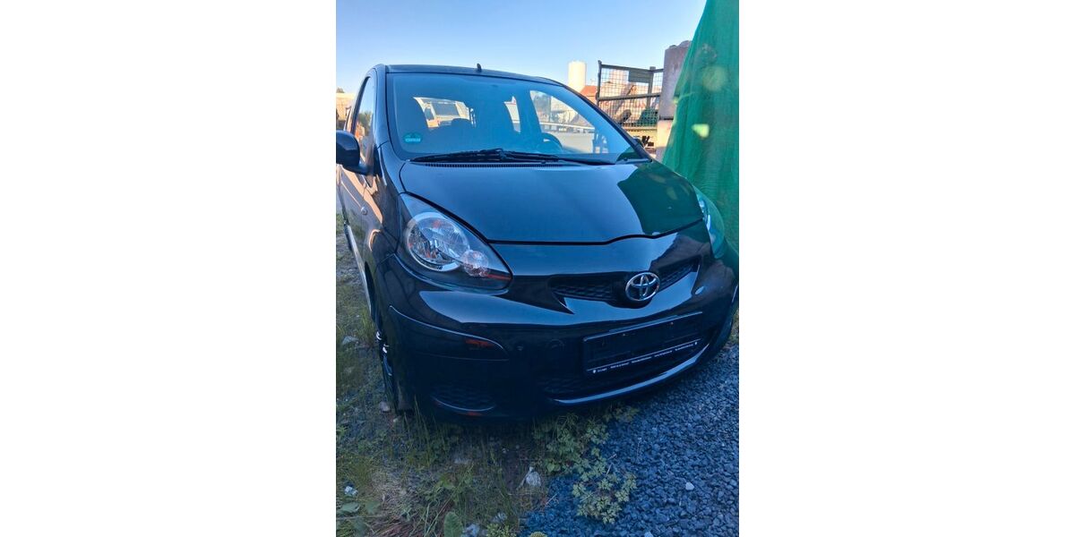 Toyota Aygo (X) 190.000 km 2.199 &euro; Würselen 52146