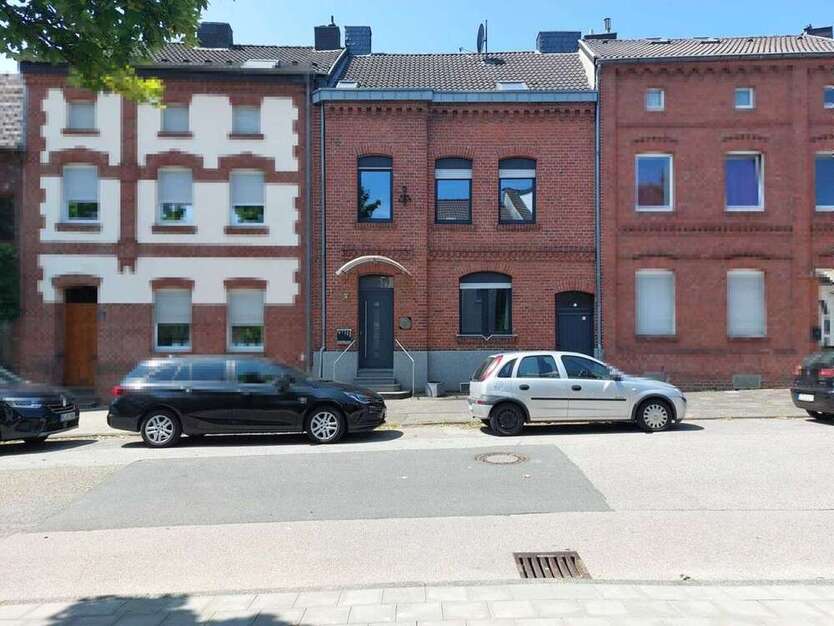 Haus zum Kaufen in Herzogenrath 299.000 € 100 m²