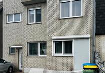 Mehrgenerationenhaus in Düren, 200 m², Garten & Stellplätze