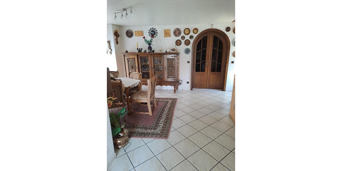 Einfamilienhaus Düren Rölsdorf - 7 Zimmer, 200 m&sup2;, 1.750&euro; | Angebot:26229005