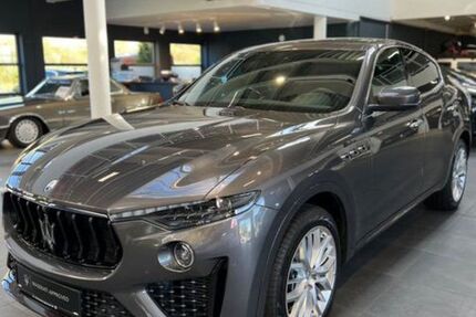 Maserati Levante 15.000 km 73.900 € Eschweiler 52249