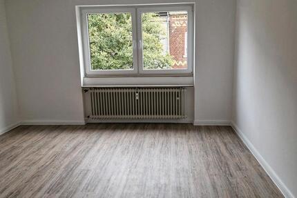 3 Zimmer Wohnung Küche, Diele, Bad zimmer