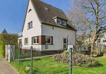 Haus zum Kaufen in Düren Rölsdorf 349.000 € 138 m²