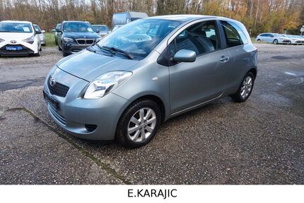 Toyota Yaris 169.000 km 2.650 &euro; ESCHWEILER - KINZWEILER 52249