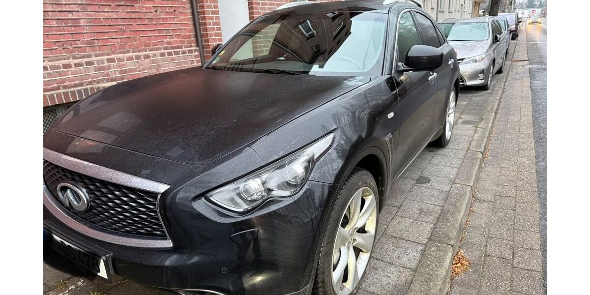 INFINITI QX70 131.000 km 15.000 &euro; Jülich 52428