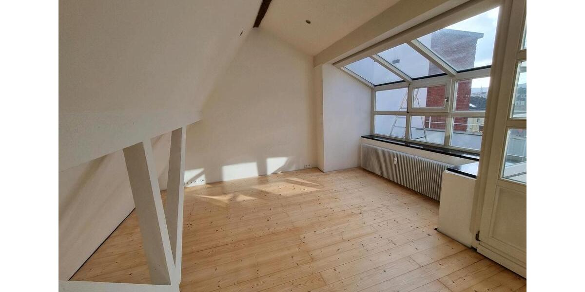 Dachgeschoßwohnung Aachen Aachen-Mitte - 3 Zimmer, 110 m&sup2;, 299.000&euro; | Angebot:25713588
