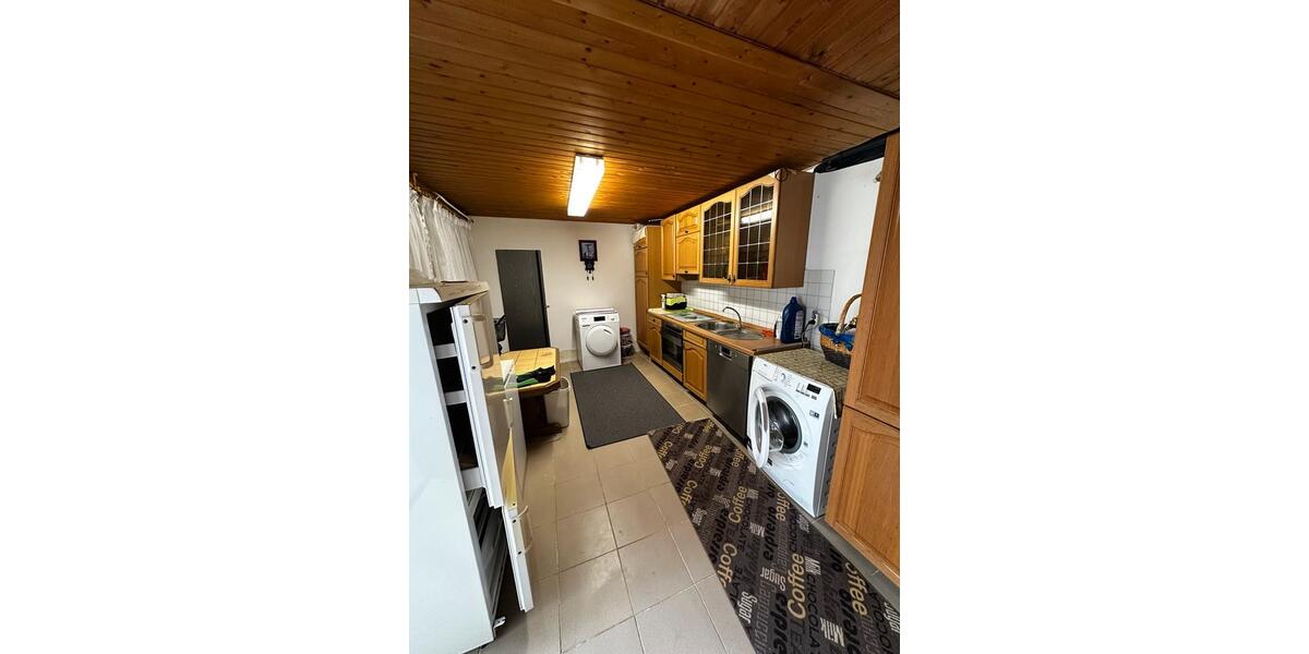 Reihenhaus Düren Mariaweiler-Hoven - 8 Zimmer, 200 m&sup2;, 350.000&euro; | Angebot:25205111