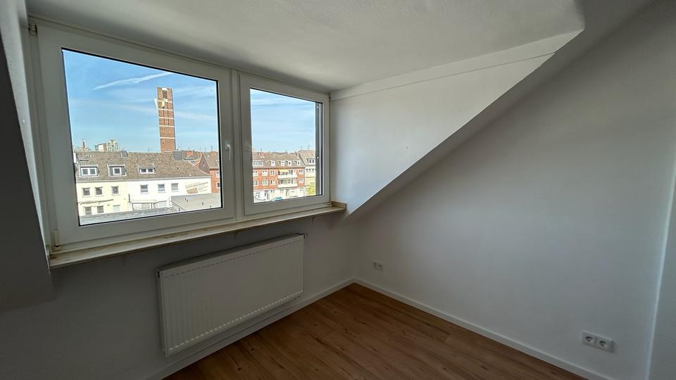 Dachgeschoßwohnung Düren - 3 Zimmer, 60 m&sup2;, 720&euro; | Angebot:26094729