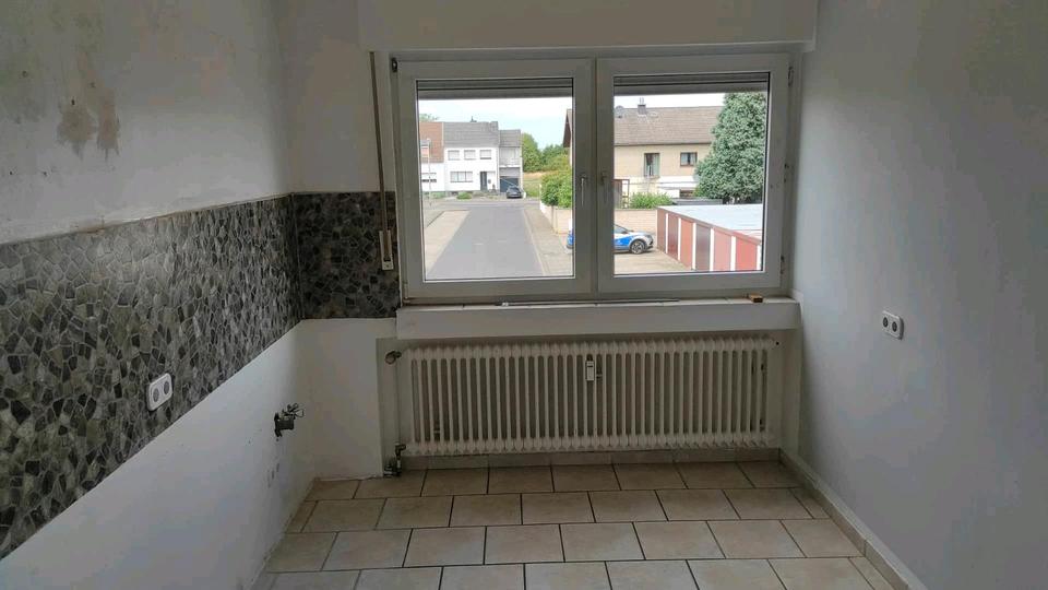 Etagenwohnung Düren Mariaweiler-Hoven - 4 Zimmer, 120 m&sup2;, 1.400&euro; | Angebot:26414716