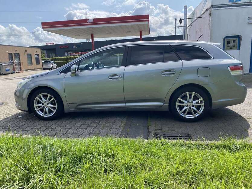 Avensis