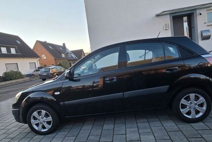 Kia Rio 215.500 km 2.550 &euro; Niederzier 52382