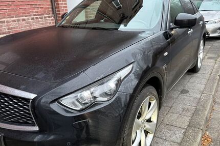 INFINITI QX70 131.000 km 18.000 &euro; Jülich 52428