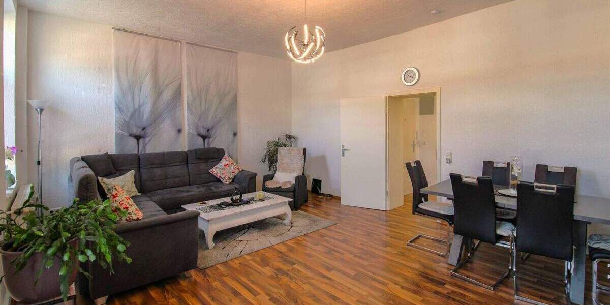 MFH mit 2 Einheiten - großem Außenbereich und Garage - Top-Potenzial in Alsdorf-Mariadorf 6 zimmer