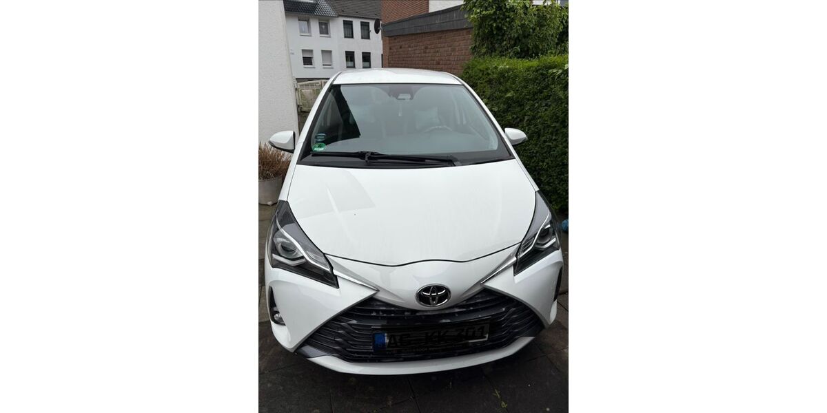 Toyota Yaris 62.069 km 11.500 &euro; Alsdorf 52477