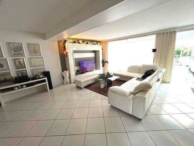 Einfamilienhaus Düren Niederau - 9 Zimmer, 300 m&sup2;, 599.000&euro; | Angebot:25740609