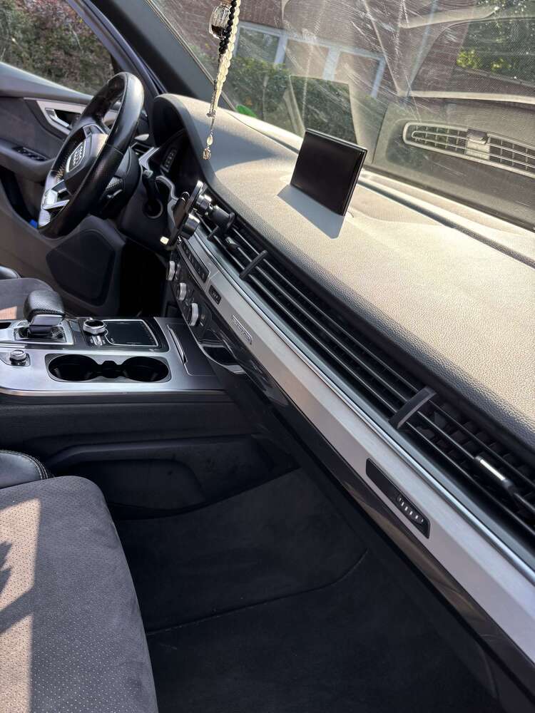 Q7