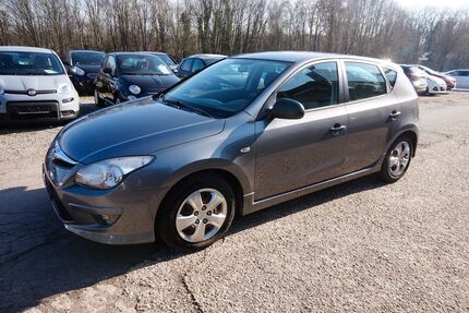 Hyundai i30 84.300 km 3.990 &euro; ESCHWEILER - KINZWEILER 52249