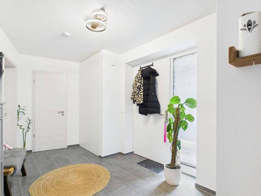 Modernes Einfamilienhaus von 2023 mit Garten, Garage & viel Platz zum Wohlfühlen!