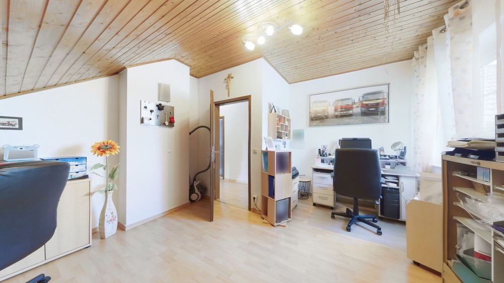 3D: Familienglück in ruhiger Lage - Sehr gepflegtes Einfamilienhaus mit Kamin, Balkon und viel Platz - Reihenendhaus Gangelt | Angebot:26777849