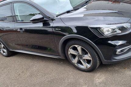 Ford Focus 151.669 km 10.900 € Linnich 52441