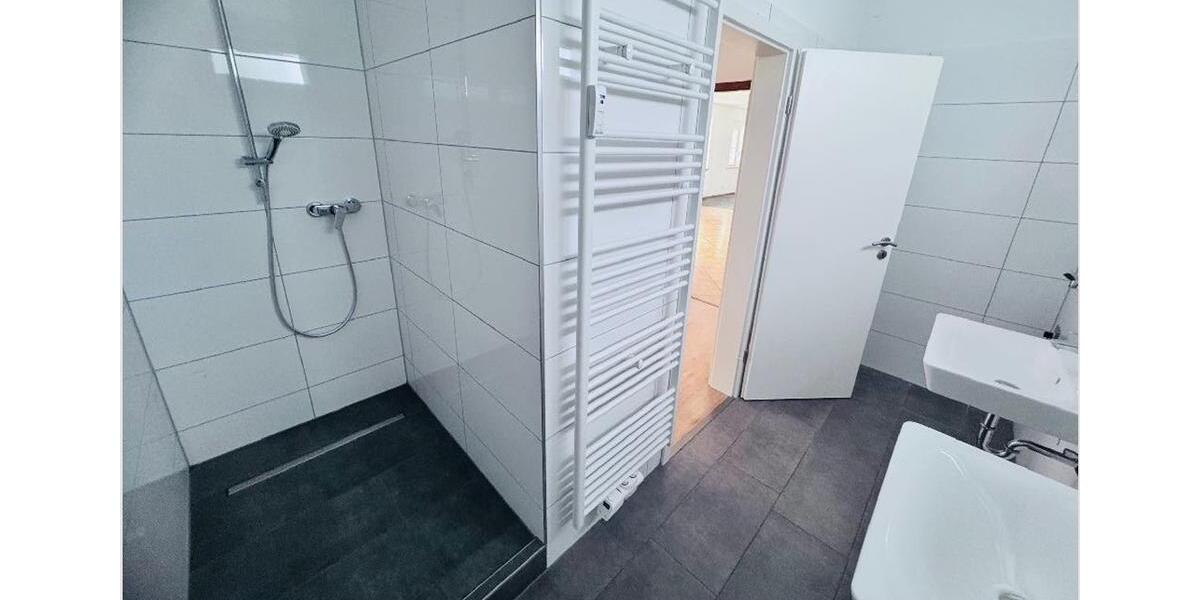 Einfamilienhaus Jülich - 10 Zimmer, 280 m&sup2;, 999&euro; | Angebot:25456904