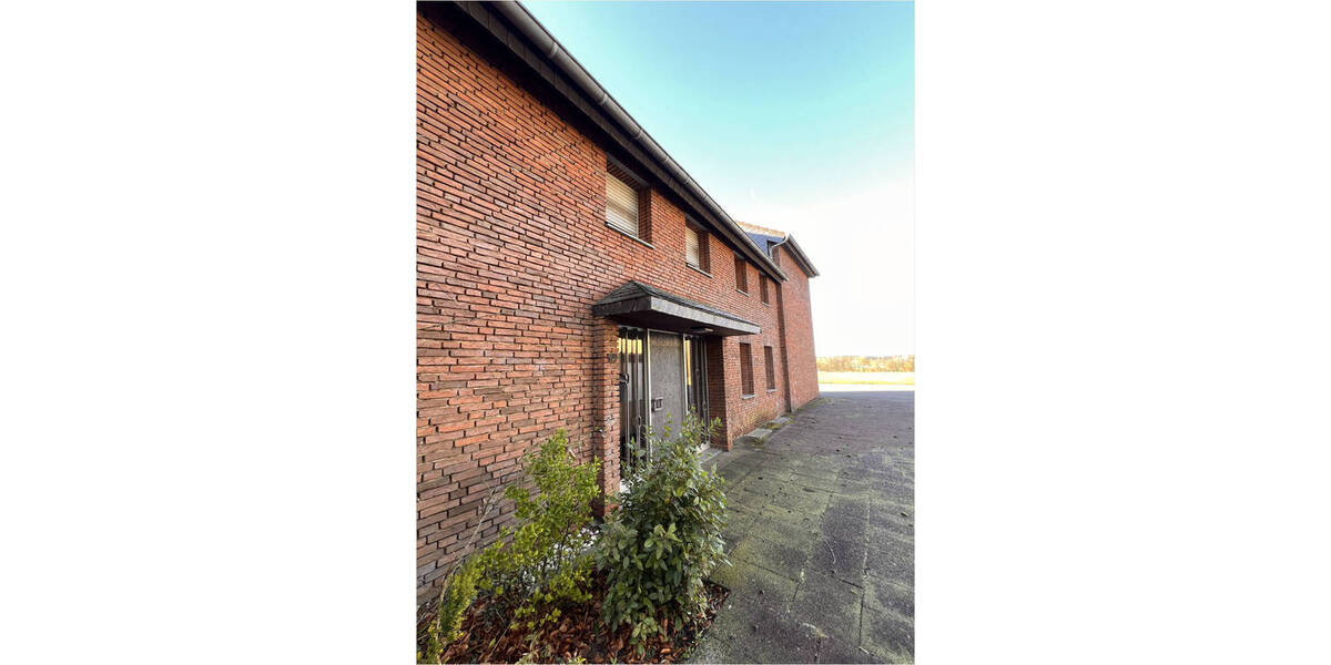 Modernes Ein-Zweifamilienhaus mit großem Grundstück in Aachen-Lichtenbusch! 5 zimmer