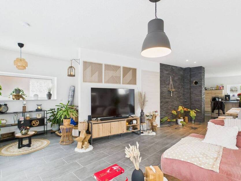 Modernes Einfamilienhaus von 2023 mit Garten, Garage & viel Platz zum Wohlfühlen!