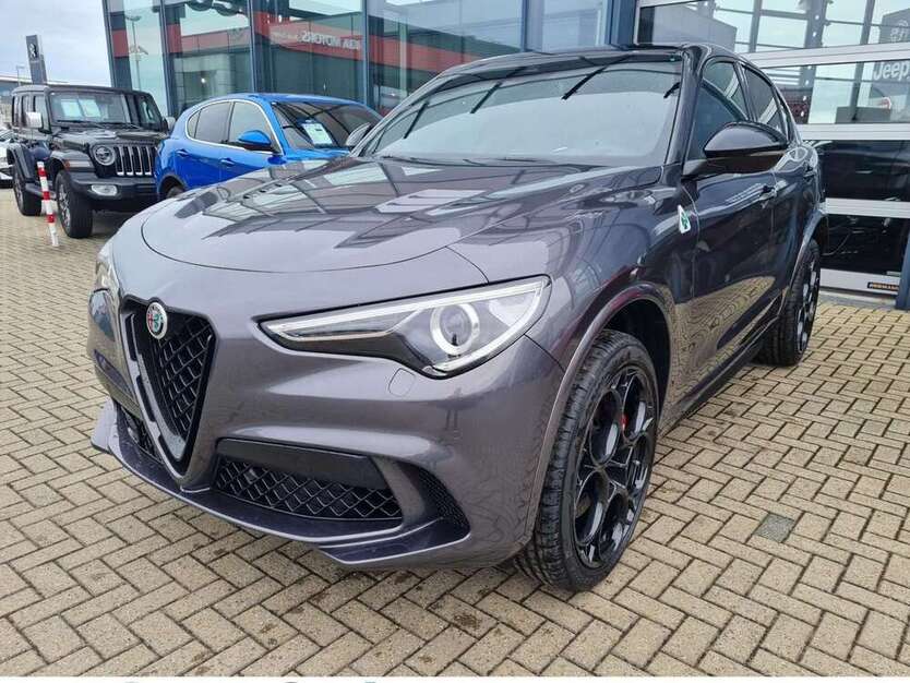 Alfa Romeo Stelvio 20.229 km 67.880 € Düren 52351