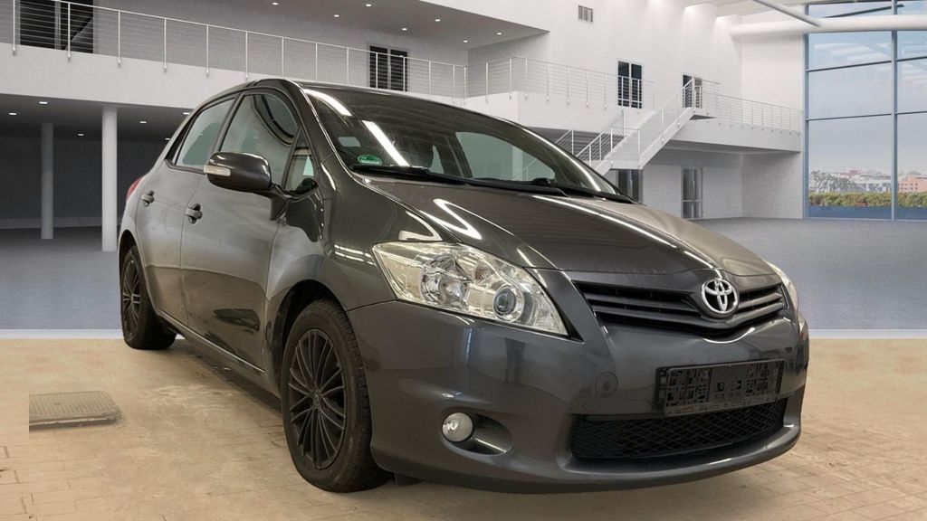 Toyota Auris 249.000 km 3.000 &euro; Würselen 52146