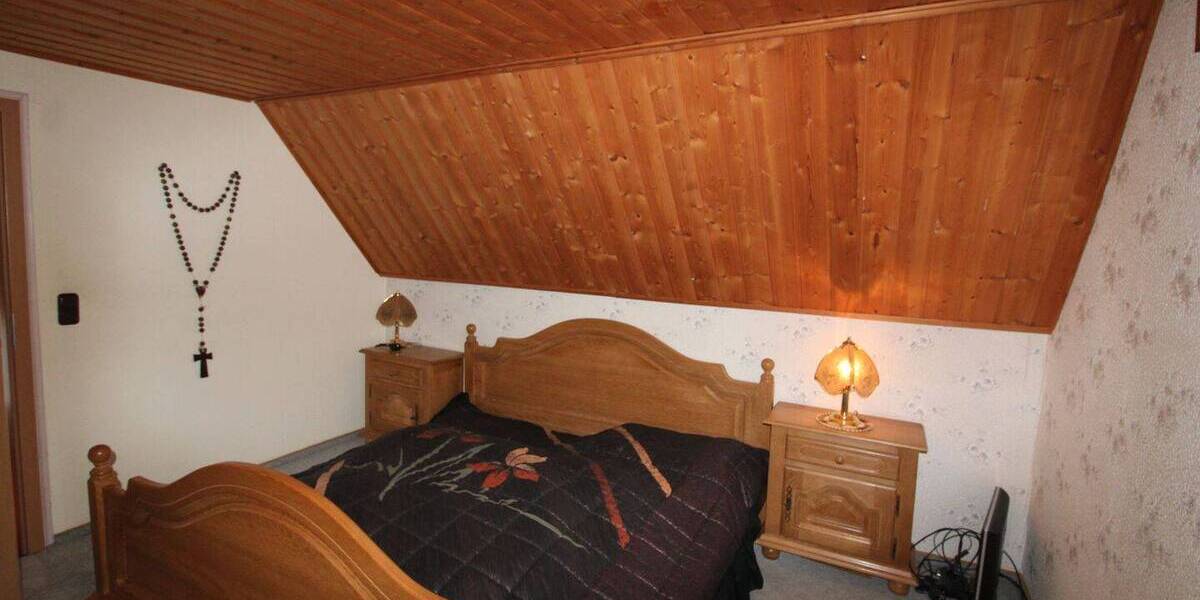 Mehrfamilienhaus, Wohnhaus Geilenkirchen Lindern - 6 Zimmer, 124 m&sup2;, 229.000&euro; | Angebot:25728232