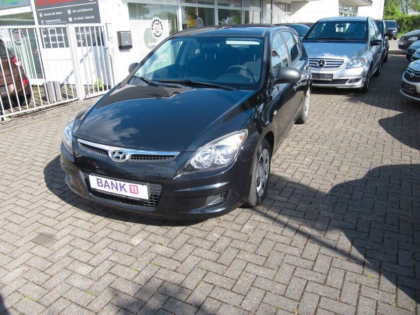 i30