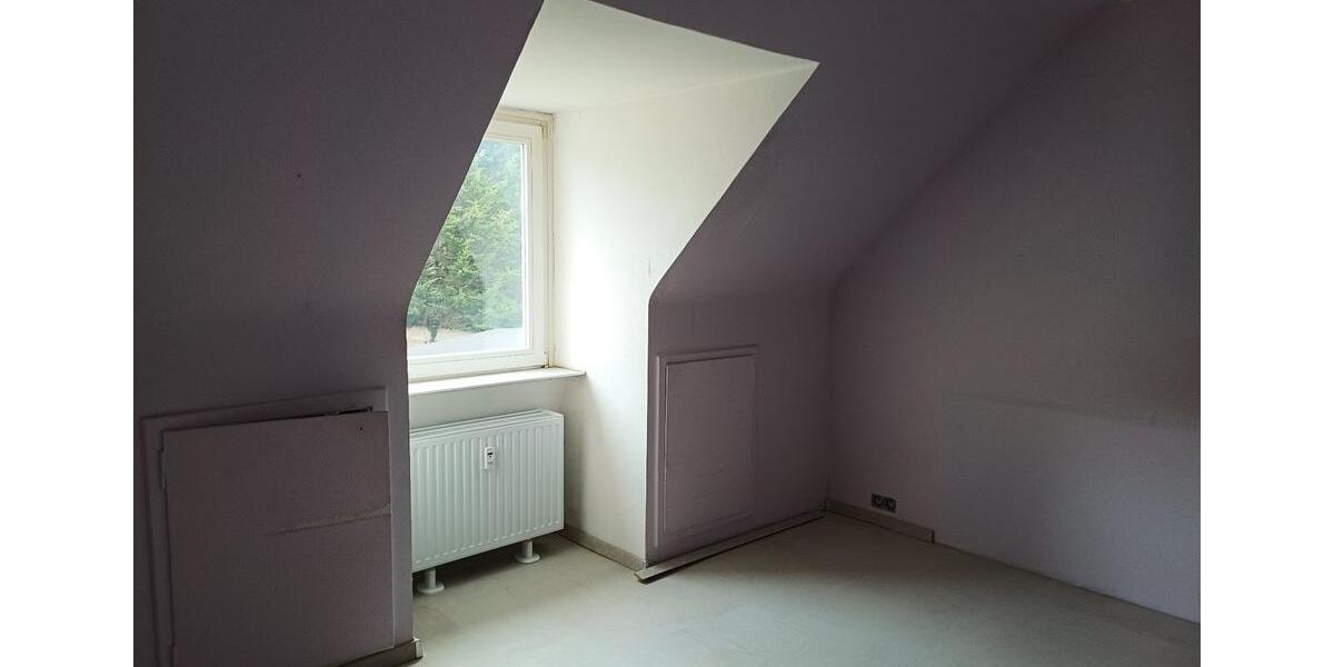 Dachgeschoßwohnung Aachen Eilendorf - 3 Zimmer, 80 m&sup2;, 680&euro; | Angebot:24868558