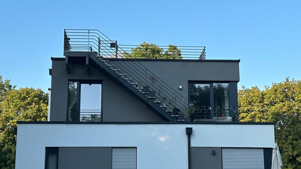 Exklusive Penthouse-Wohnung am Aachener Stadtwald mit großer Dachterrasse - Einfamilienhaus Aachen Oberforstbach | Angebot:27217775
