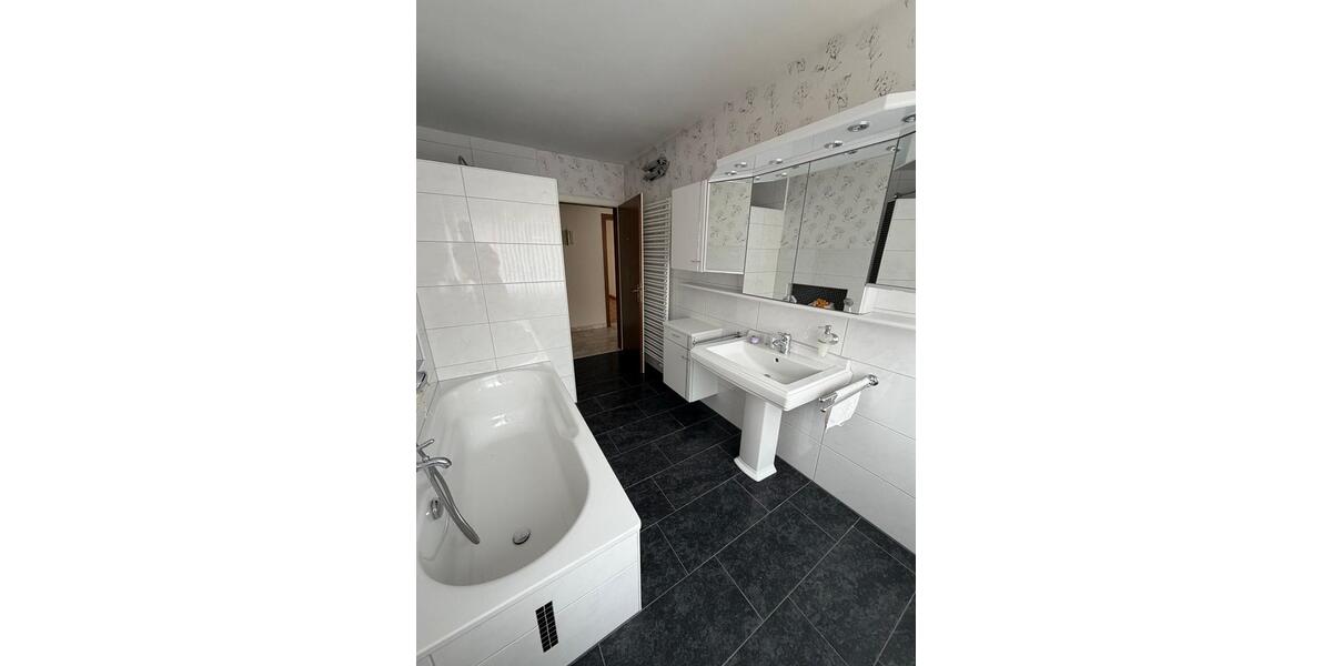 Reihenhaus Niederzier - 1 Zimmer, 120 m&sup2;, 295.000&euro; | Angebot:27176240