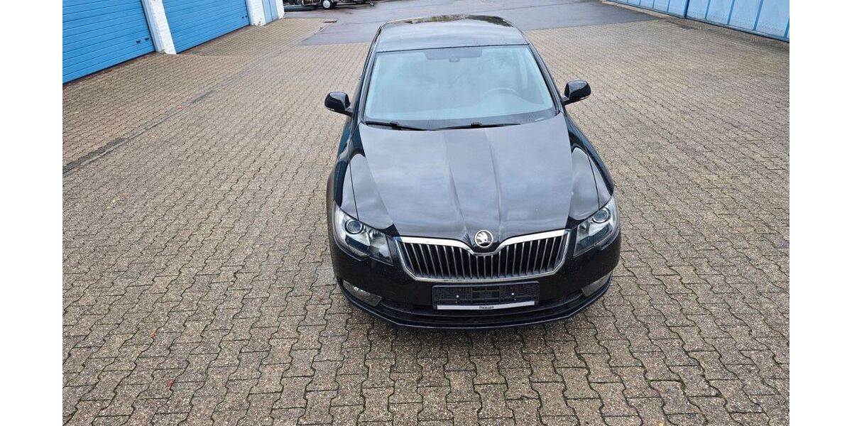 Skoda Superb 90.000 km 8.850 &euro; Aachen 52068