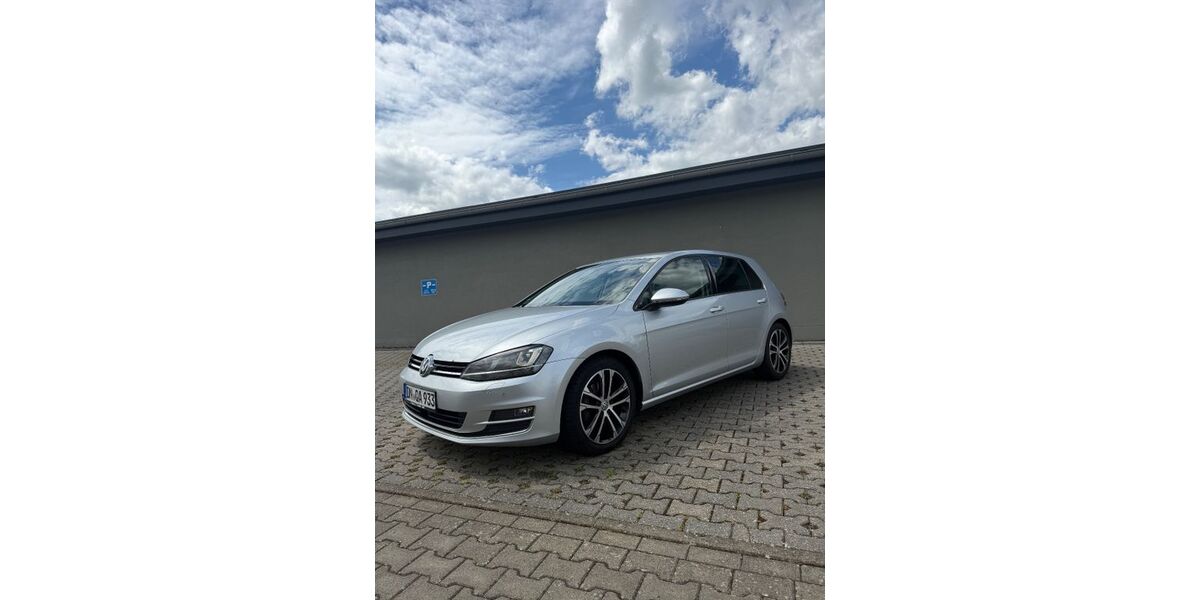 VW Golf 210.000 km 9.100 &euro; Düren 52355