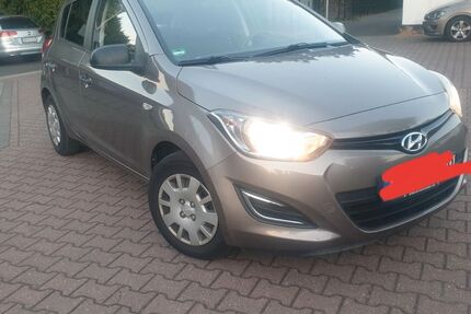 Hyundai i20 125.000 km 3.350 &euro; Düren 52352
