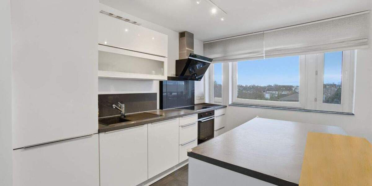 Lichtdurchflutete 3-Zimmer-Wohnung mit Balkon zuzüglich Garage 3 zimmer