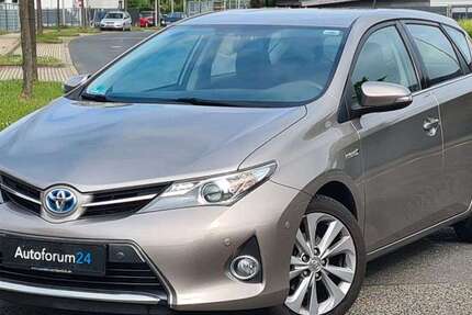 Toyota Auris 90.000 km 12.999 &euro; Jülich 52428
