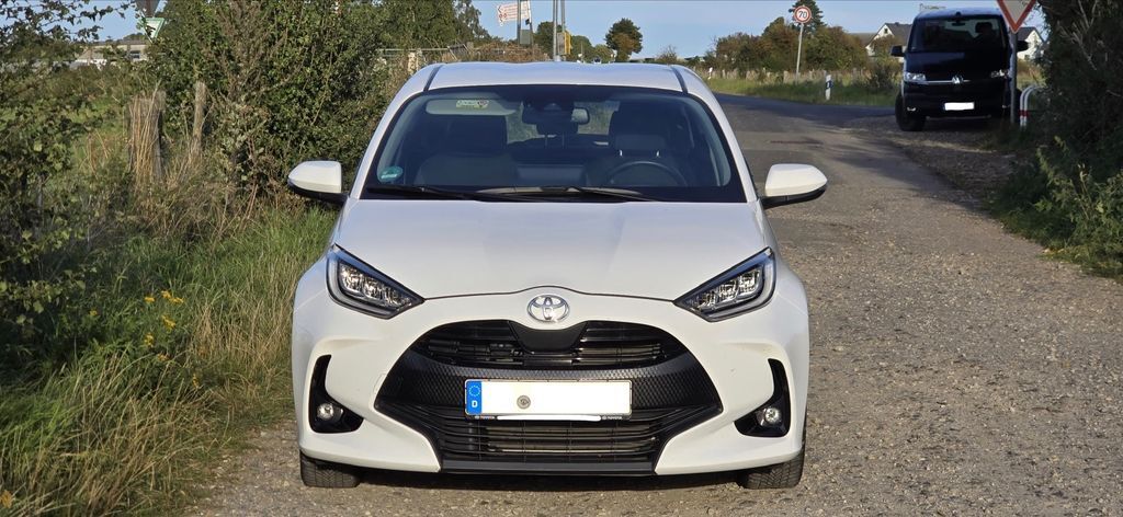 Toyota Yaris 22.000 km 17.900 € Aachen 52074