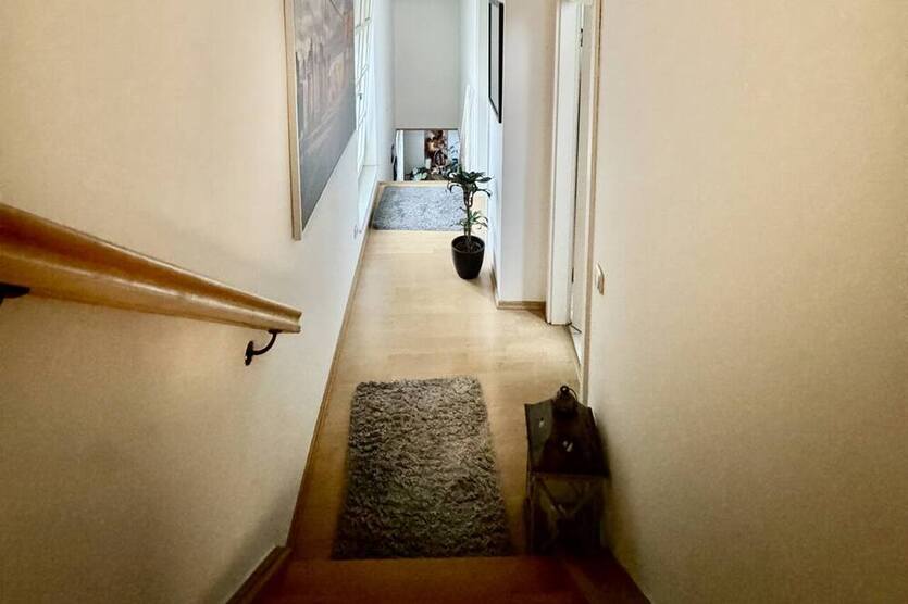 *** WEDOW *** Charmante MaisonetteWohnung mit Terrasse im Innenhof