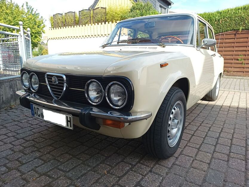 Alfa Romeo Giulia 65.000 km 21.500 € Aachen 52078