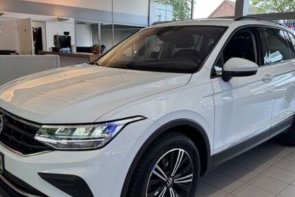 VW Tiguan 63.600 km 23.989 &euro; Baesweiler 52499