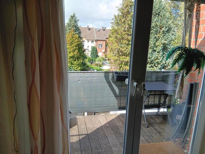 Helle 4-Zimmer-Wohnung mit Balkon, Garage in Eschweiler-Weisweile zimmer