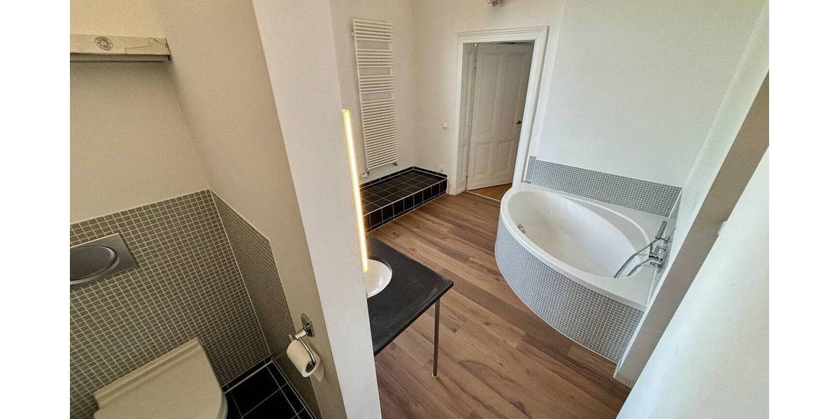 Etagenwohnung Aachen Aachen-Mitte - 4 Zimmer, 140 m&sup2;, 1.680&euro; | Angebot:26764524