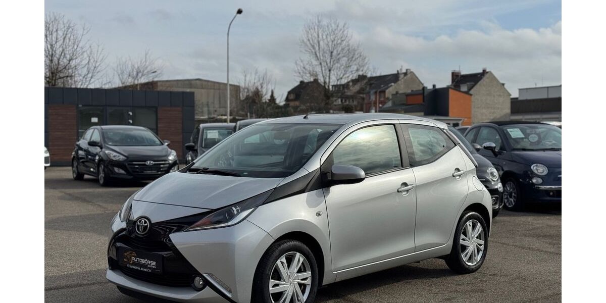 Toyota Aygo (X) 75.575 km 6.999 &euro; Düren 52349