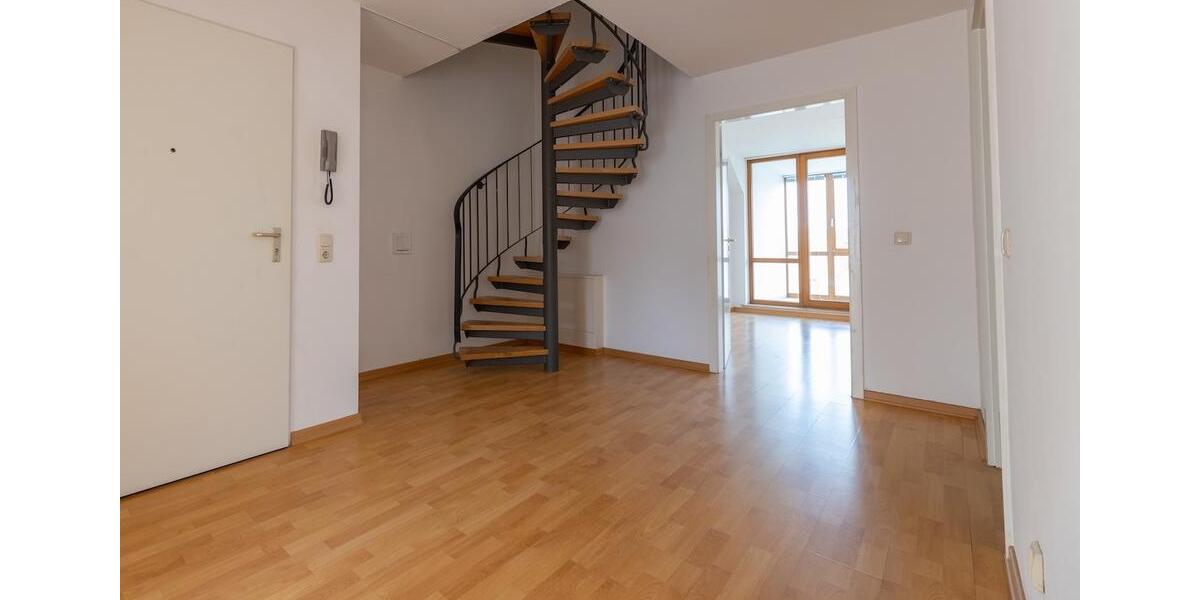Dachgeschoßwohnung Aachen Eilendorf - 5 Zimmer, 119 m&sup2;, 380.000&euro; | Angebot:27202306