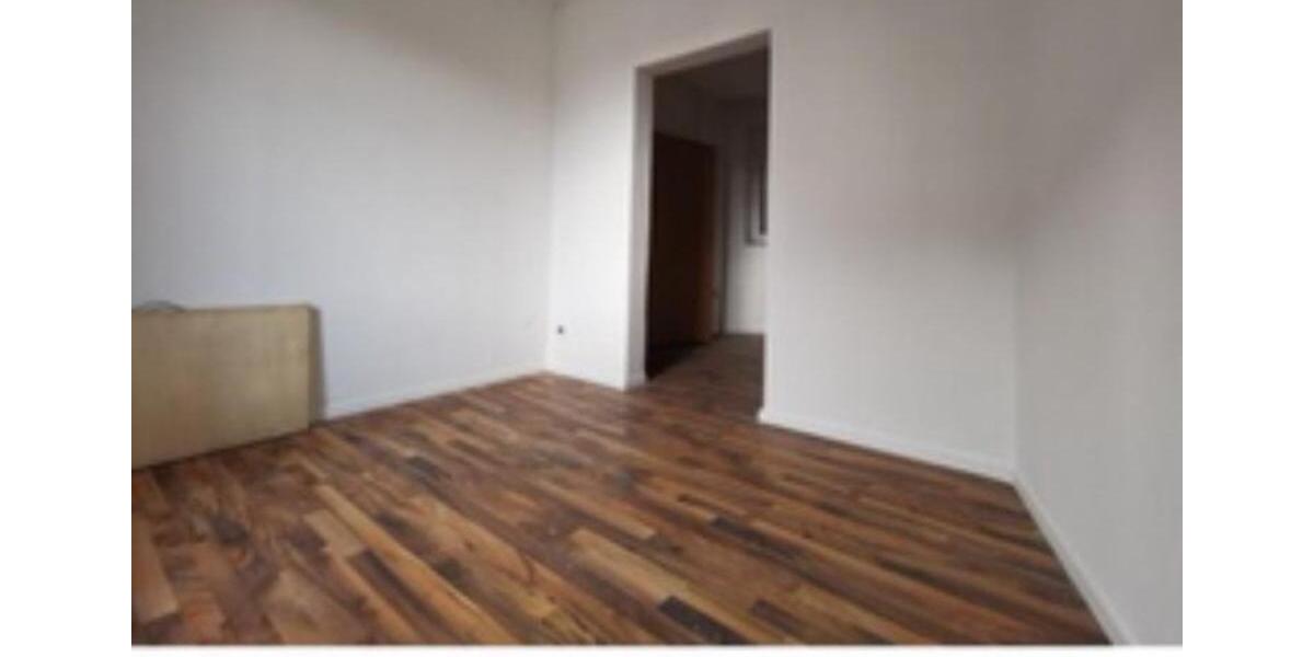 Zentral gelegenes Reihenhaus teilsaniert in Düren 5 zimmer